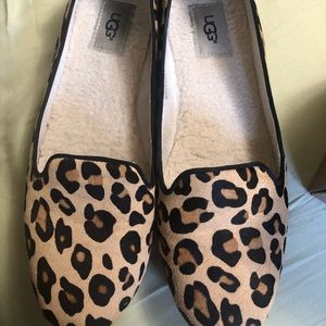 Like New Ugg leopard print flats sz10